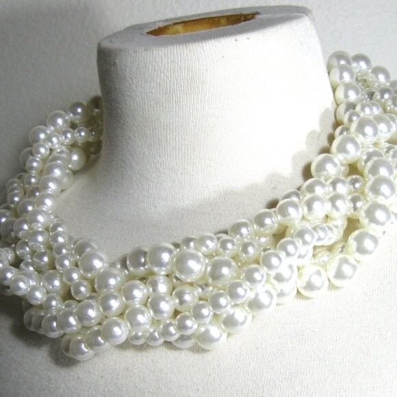 Faux Pearl Cluster White Beads Twisted Statement Chunky Bib Short Necklace - Picture 1 of 3